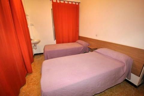 Hostal Can Blanco Sarria de Ter Phòng bức ảnh