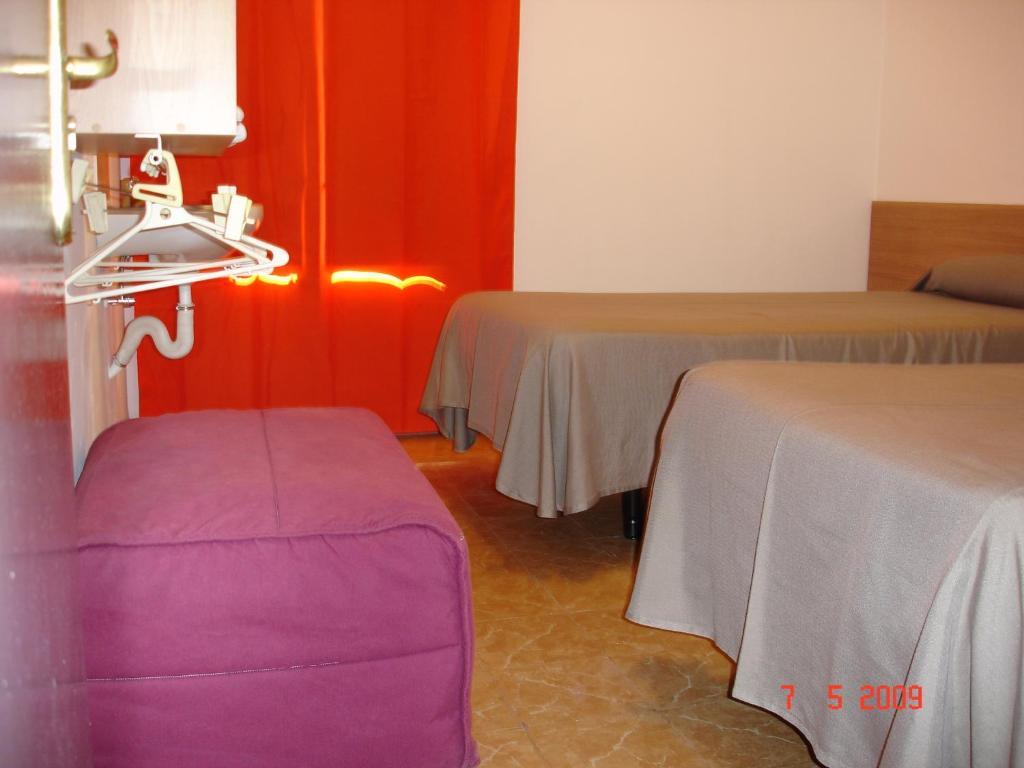 Hostal Can Blanco Sarria de Ter Phòng bức ảnh