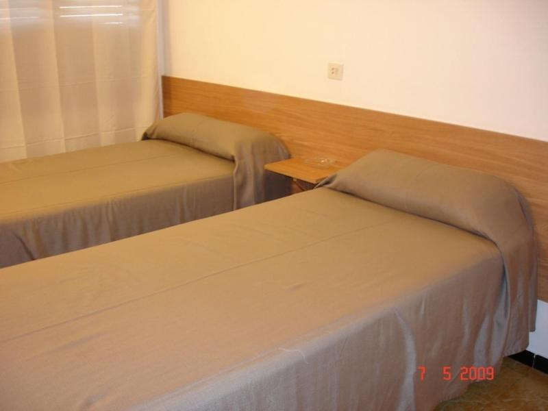 Hostal Can Blanco Sarria de Ter Ngoại thất bức ảnh