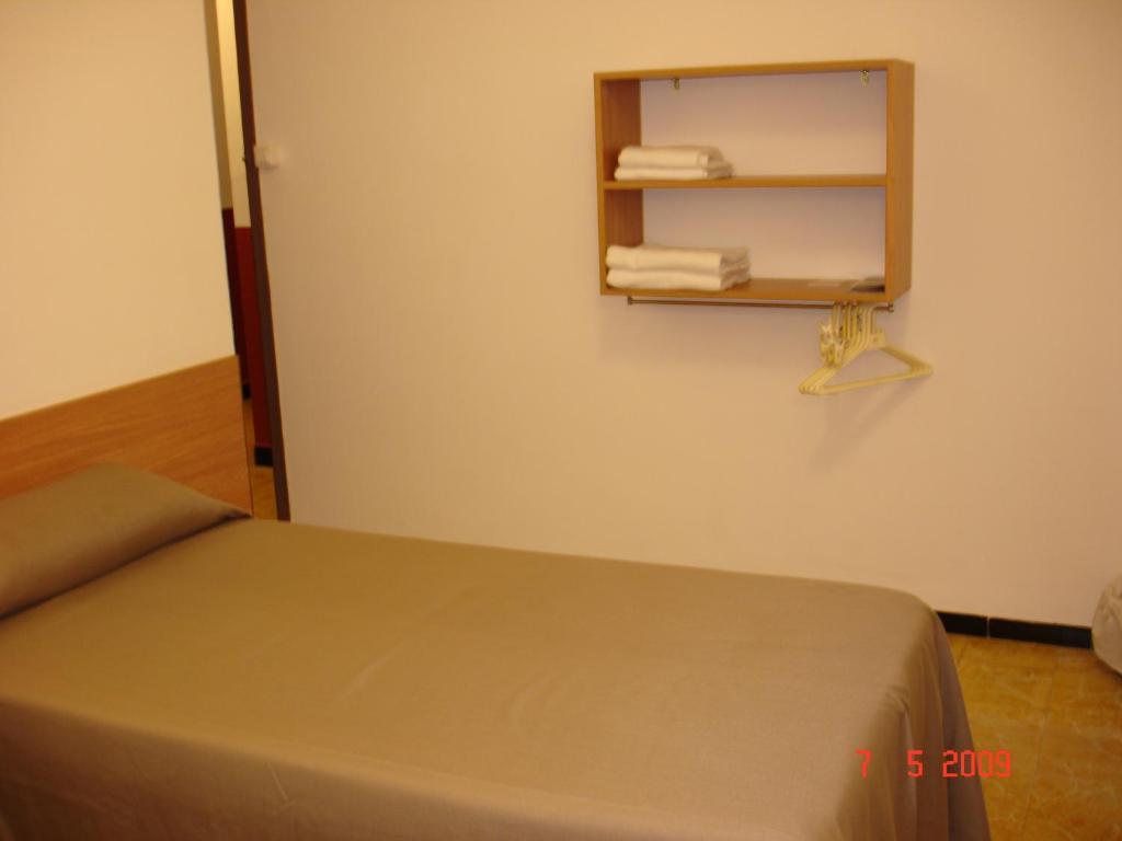 Hostal Can Blanco Sarria de Ter Ngoại thất bức ảnh