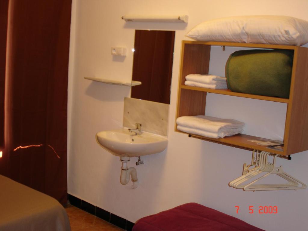 Hostal Can Blanco Sarria de Ter Ngoại thất bức ảnh