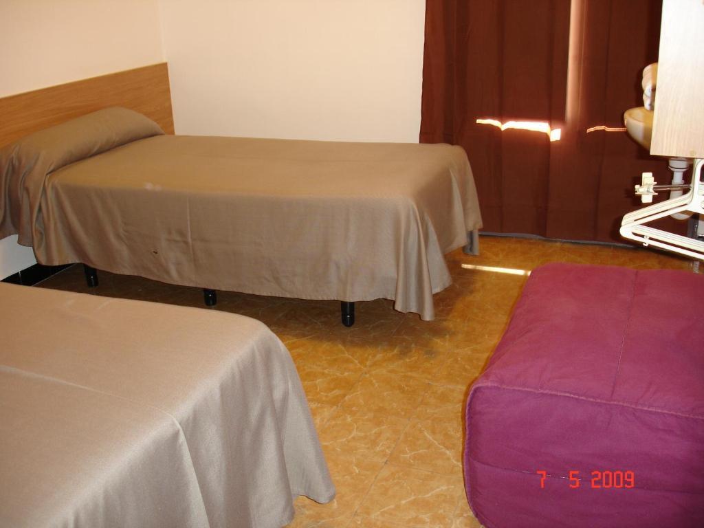 Hostal Can Blanco Sarria de Ter Ngoại thất bức ảnh