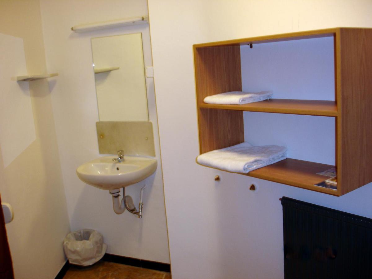 Hostal Can Blanco Sarria de Ter Ngoại thất bức ảnh